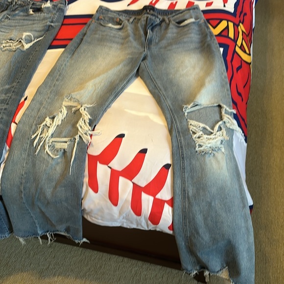 Excellent Condition 2 Lucky Brand jeans and 1 American Eagle Jeans - Picture 3 of 11